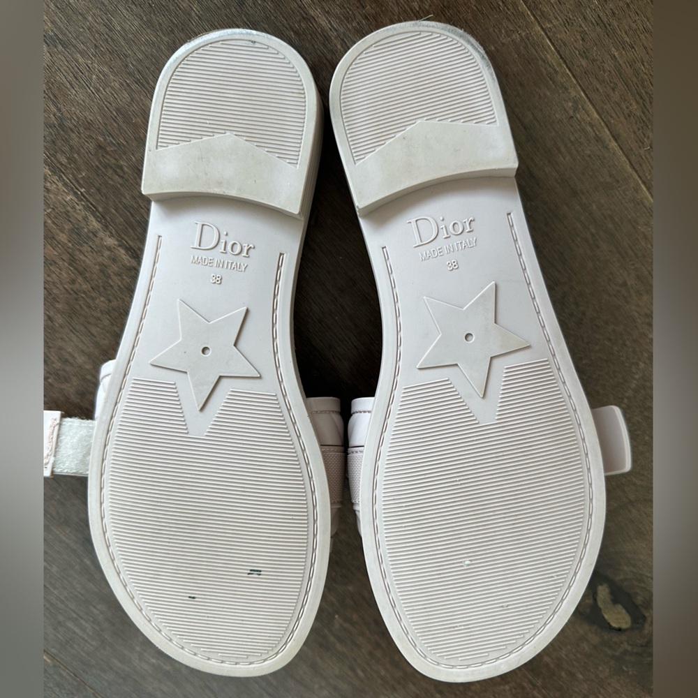 Christian Dior - Dio(r)evolution Slide - Picture 3 of 6